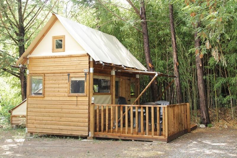 Camping La Charderie Hotel Pont-de-Labeaume Ngoại thất bức ảnh